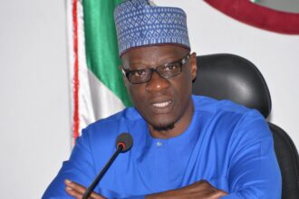 N5.78bn fraud: Former Kwara gov, Abdulfatah Ahmed refused to repay N1bn loan he obtained – Ex SUBEB chairman tells court - SocietyReporters