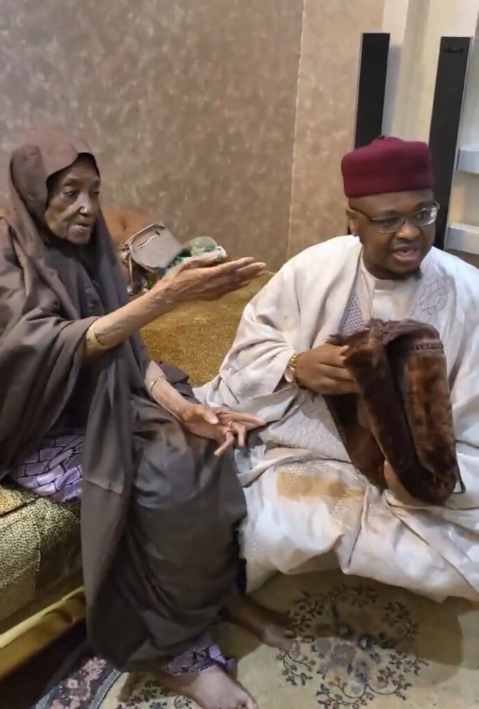 Details emerge as former minister meets Buhari’s 104-year-old nanny [PHOTO, VIDEO]