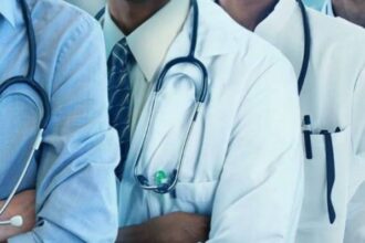 Doctors give FG 21-day ultimatum to meet demands, threaten indefinite strike