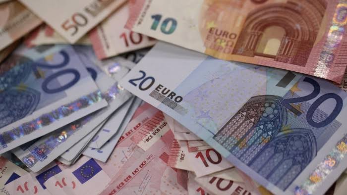 Euro rises after U.S., EU agree to tariff deal