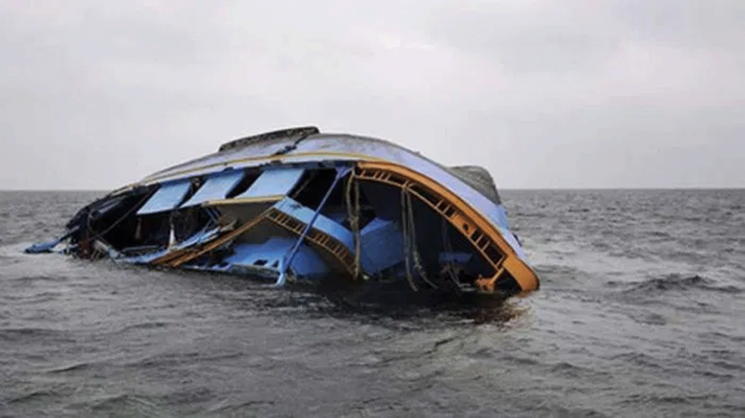 JUST IN: Women, children killed as boat splits into 2 Niger river