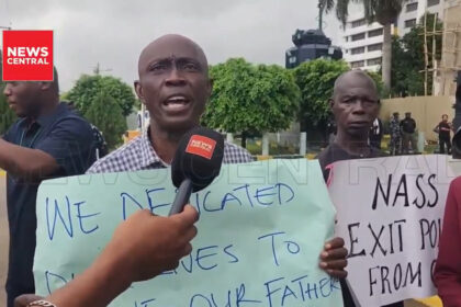 Serving personnel biting fingers that fed them – Protesting retired police officer laments [VIDEO]