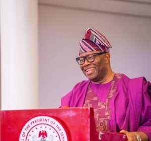 UPDATE- Buhari never embezzled public funds—- Akpabio  ‎