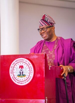 UPDATE- Buhari never embezzled public funds—- Akpabio  ‎