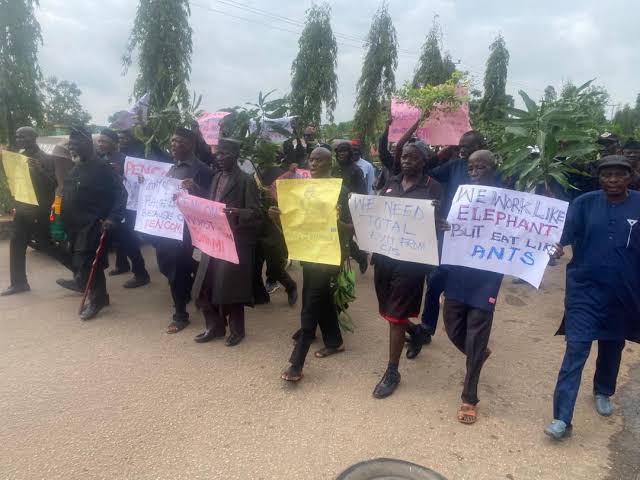 We’ve been used and dumped — retired police officers protest in Jos
