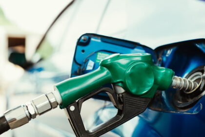 Again, Nigerian filling stations reduce fuel prices to woo buyers