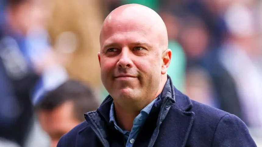 EPL: Arne Slot snubs Arsenal, names team to challenge Liverpool for title