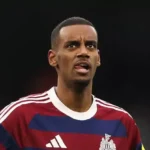 EPL: Howe keeps door open for Isak’s Newcastle return