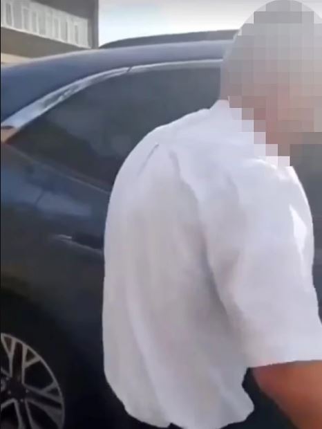 Man Slashes His Own Throat Live On Facebook After Being Confronted By Paedophile Hunters