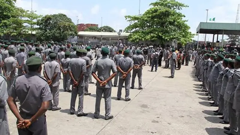 Manufacturers fume as Nigerian govt reintroduces 4% FOB fee on imports