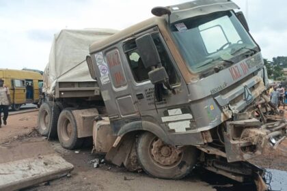 Ogun: Okada rider escapes death as truck crashes into illegal garage