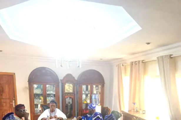 Oyo: Kingmakers hold maiden meeting with Olubadan-designate Ladoja