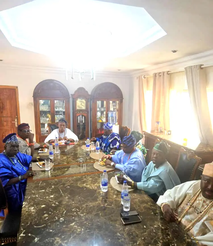Oyo: Kingmakers hold maiden meeting with Olubadan-designate Ladoja