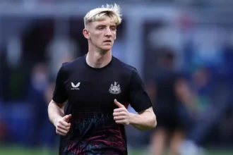 Premier League releases statement over Anthony Gordon’s red card against Liverpool