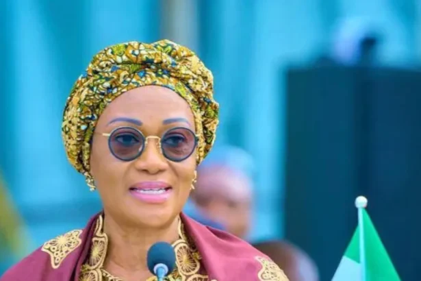 Remi Tinubu empowers 500 Ogun women