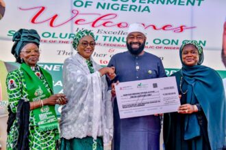 Tinubu's Wife, Oluremi Tinubu Donates N1bn, Relief Materials to Victims of Flooding, Banditry