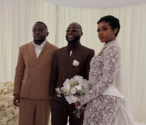 Ubi Franklin clears air on ‘stolen watch’ rumour at Davido & Chioma’s wedding, singer reacts