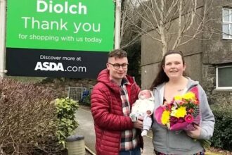 Wow! Woman Who Didn't Know She Was Pregnant Gives Birth In Car Park As Dad Worked Inside