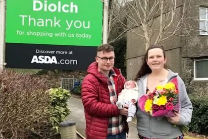 Wow! Woman Who Didn't Know She Was Pregnant Gives Birth In Car Park As Dad Worked Inside
