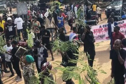 Angry Benue Youths Barricade Highway With Five Corpses Of Armed Herdsmen Victims