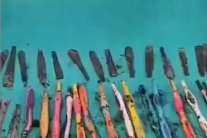 Doctors remove 29 spoons, 19 toothbrushes, and pens from a Drug addict’s stomach