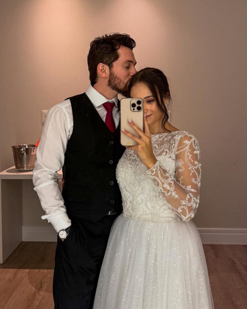 Former nun ties the knot with ex-priest who prayed for her during battle with depression (IMAGES)