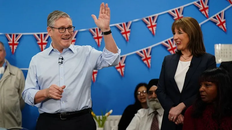 Starmer backs budget amid row over Reeves’ claims