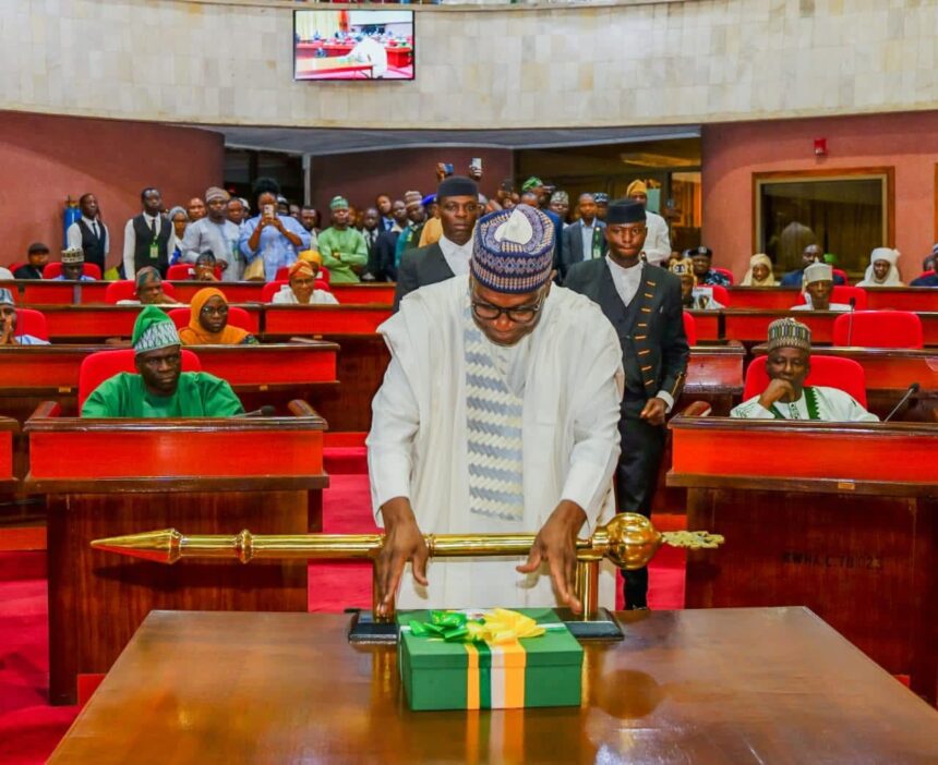 AbdulRazaq presents ₦644bn 2026 budget, channels 66% to infrastructure, growth