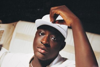 Carter Efe in shock as Wizkid gifts him moments after Davido leaves livestream