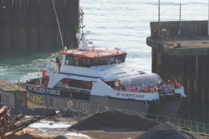 Channel crossings resume as over 700 migrants reach UK after four-week Lull
