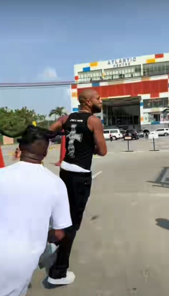 Charles Okocha runs outside bank premises as Tony Elemelu surprises him with $50,000