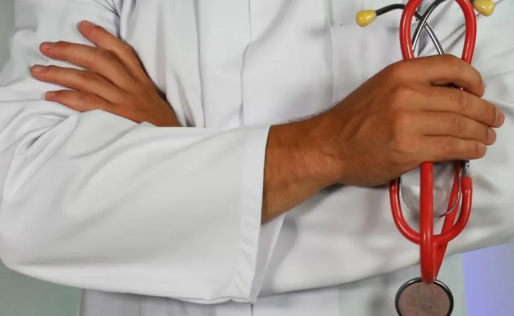 English doctors return to work after five-day strike