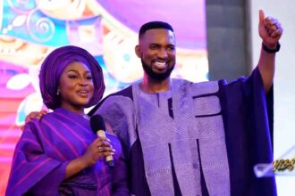 Lady who attended Chris Okafor’s church shares heartwarming moment between clergyman and his wife