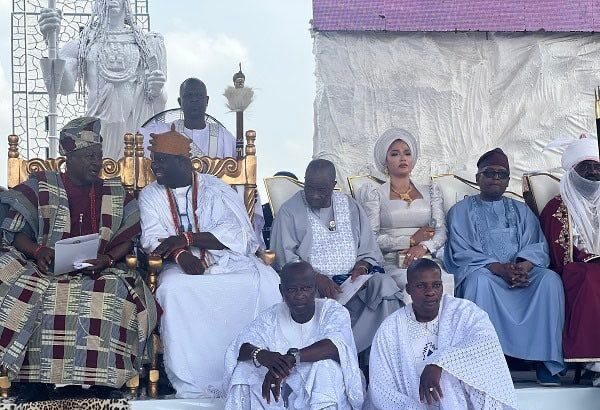 Ooni of Ife installs Ghanaian President Mahama as Aare Atayeto Oodua
