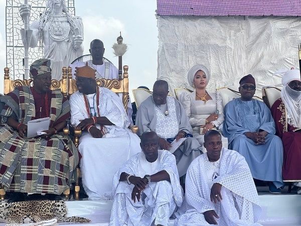 Ooni of Ife installs Ghanaian President Mahama as Aare Atayeto Oodua