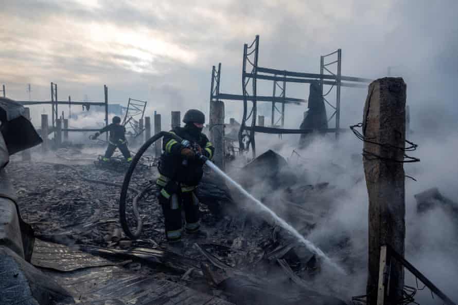 Russia strikes Ukraine with drones