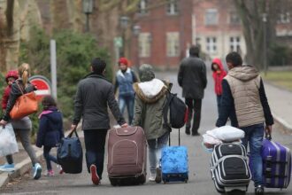 UK refugee resettlement drops by 26%