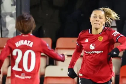 United stun Spurs with late fightback in WSL thriller