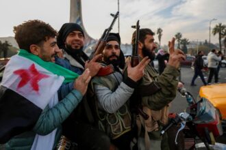 US launches air strikes on Islamic State targets in Syria