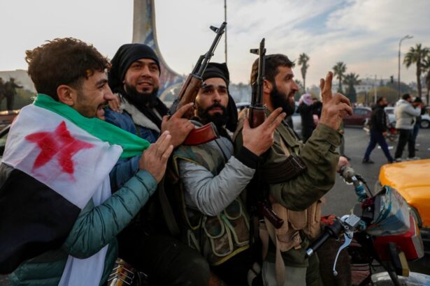 US launches air strikes on Islamic State targets in Syria