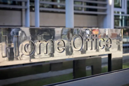 Home Office to handcuff migrant children during deportations