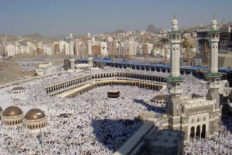Saudi Arabia warns Hajj pilgrims of extreme temperatures, up to 47°C