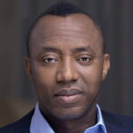 ‘I will not enter Black Maria’ – Sowore clashes with DSS operatives after court order [VIDEO]