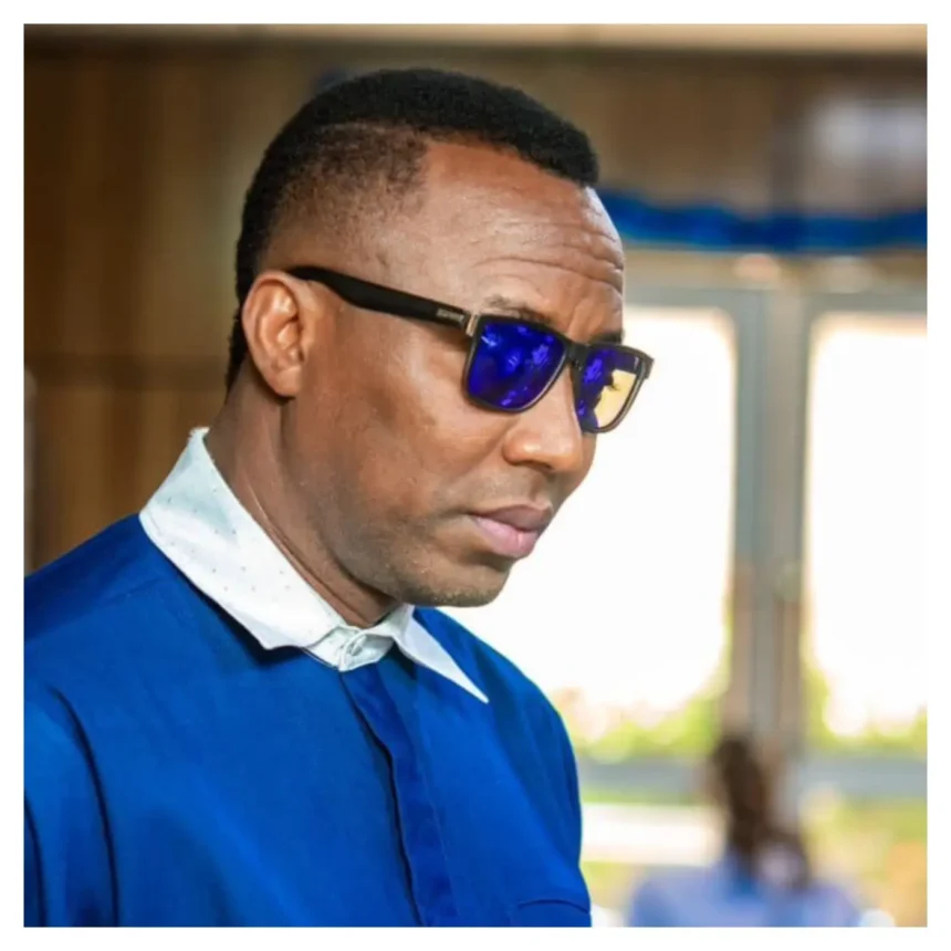 Moment DSS dragged Sowore into custody after remand order [VIDEO]