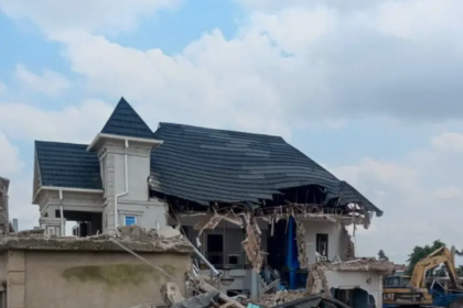 Oyo Govt demolishes building used for storing arms in Ibadan