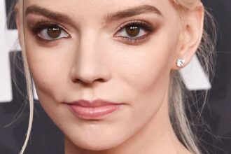 Anya Taylor-Joy Walking Around NYC In Bikini Appropriate For ‘Hawaii’