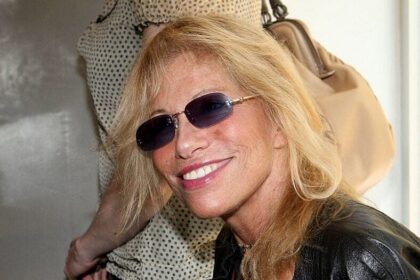 Carly Simon Shares Heartbreaking Health Update After Years Away
