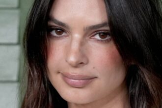 Emily Ratajkowski’s Dental Floss Bikini A Bad ‘Example For Children’