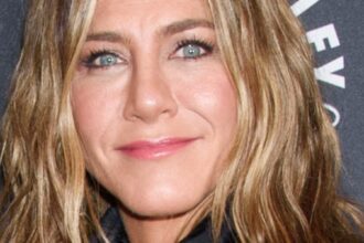 Jennifer Aniston Wows In String Bikini Workout In Sunkissed Yacht Photos