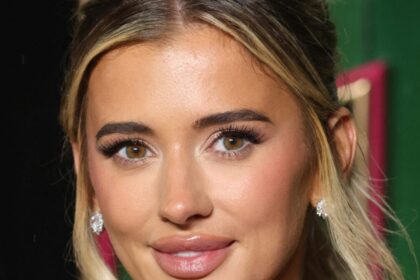 Jessy Potts Stuns In Tiny Bikini After Debuting New Beau